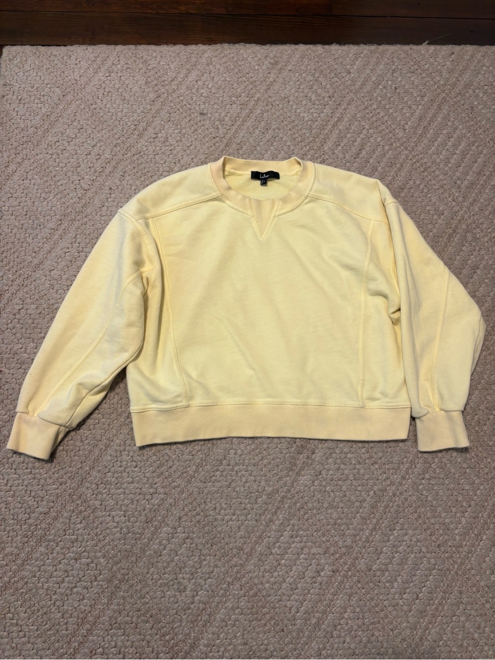 Lulu's Men's Crewneck Sweatshirt in Pale Yellow